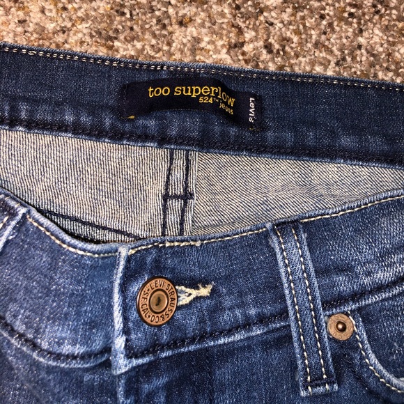 Levi’s Capris ☆ - Picture 5 of 6